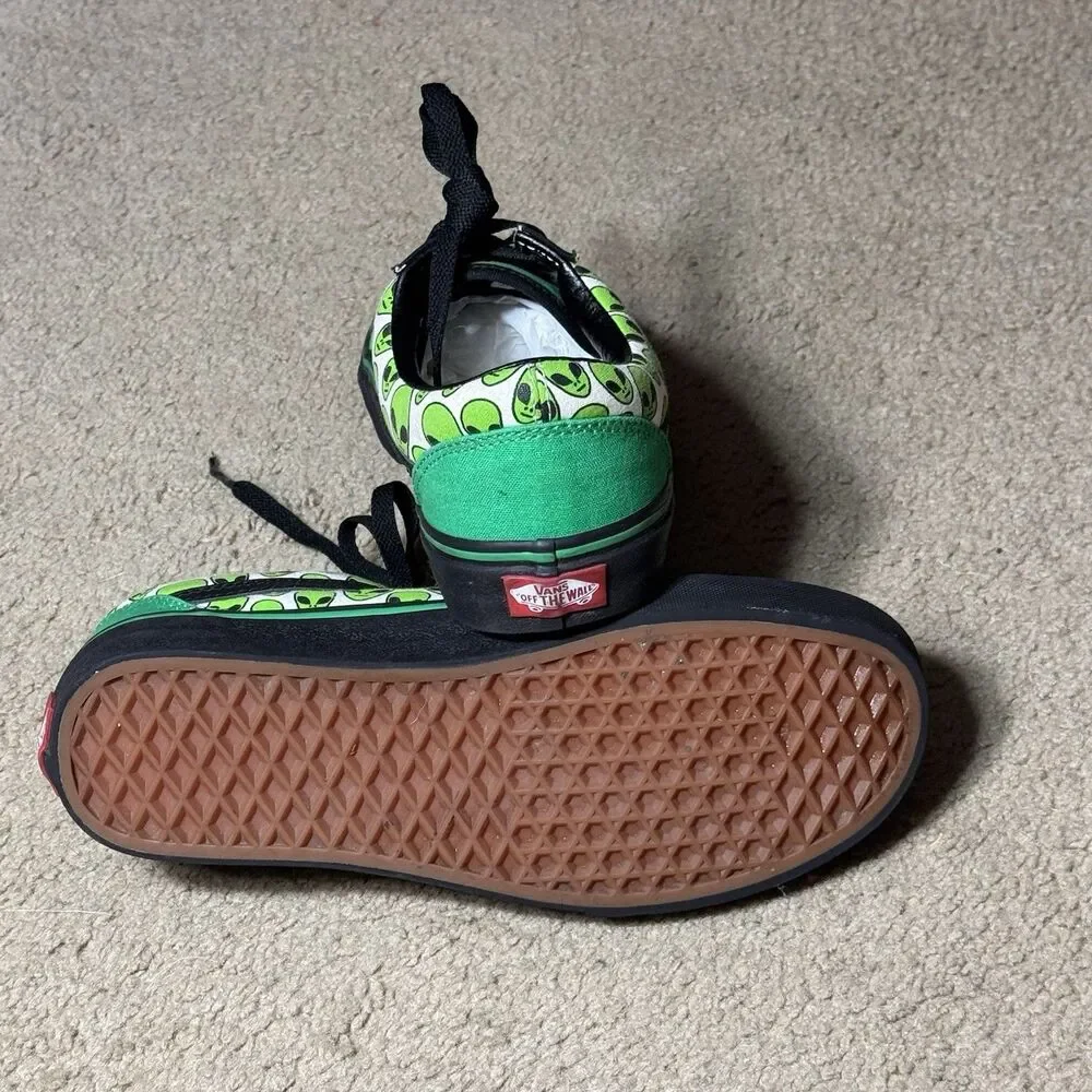 Vans custom alien